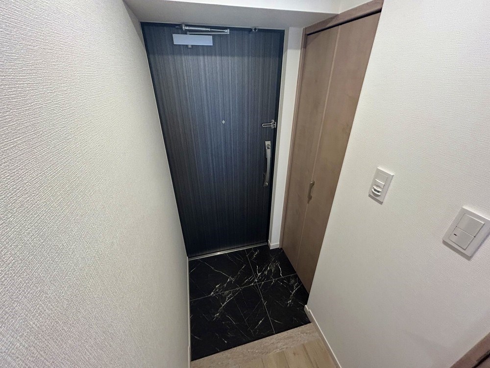 S-RESIDENCE北綾瀬awesome 玄関