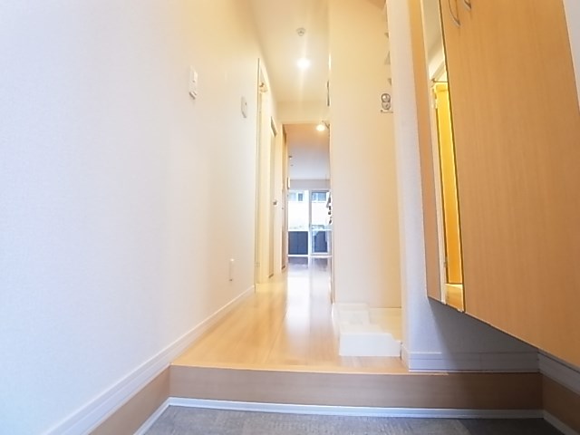 ソルテール六町 玄関