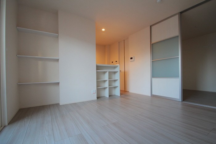 ＧＯＬＤＥＮ　ＲＩＮＧＳ　12 リビング