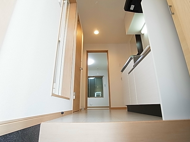 イー・シティ３  玄関