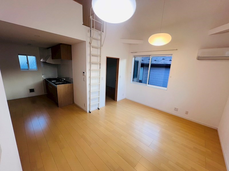 オルフェ リビング