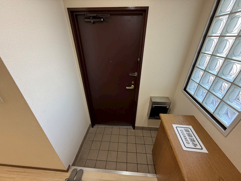 ポルシェ柏 玄関