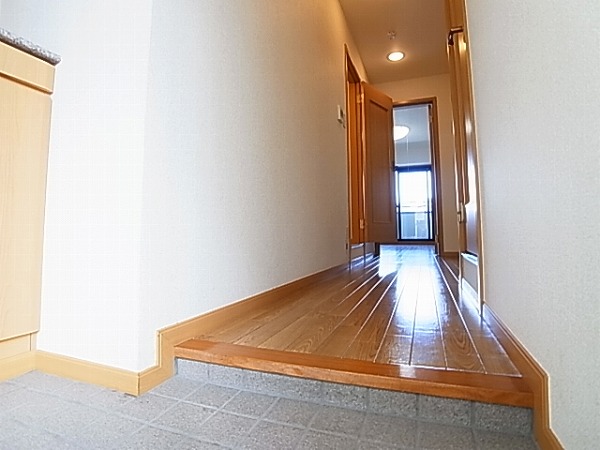 メゾンド西村  玄関