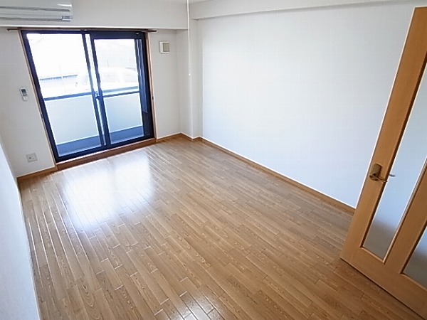 メゾンド西村  ベッドルーム