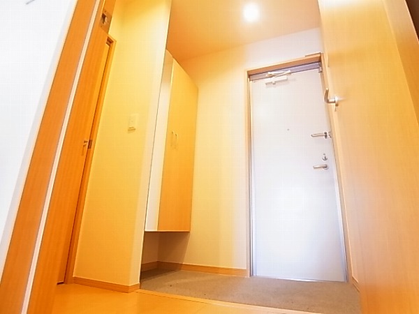 クレシアコート 玄関