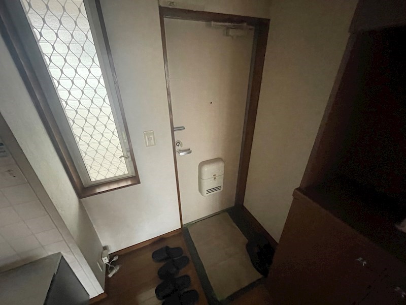 ビーブタウン高田 玄関