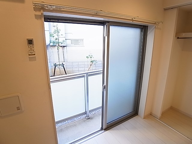 リブリ・Ｍｄｉ　足立１ ベランダ