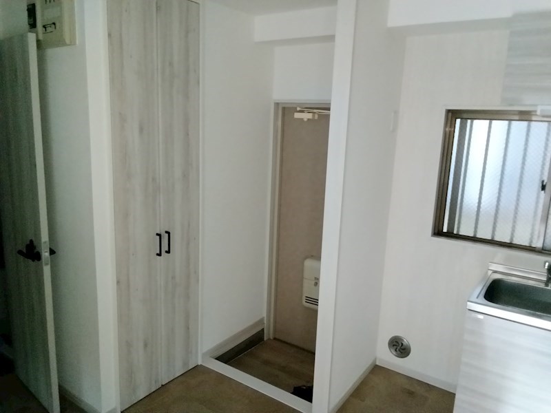 東京アパートメント 玄関