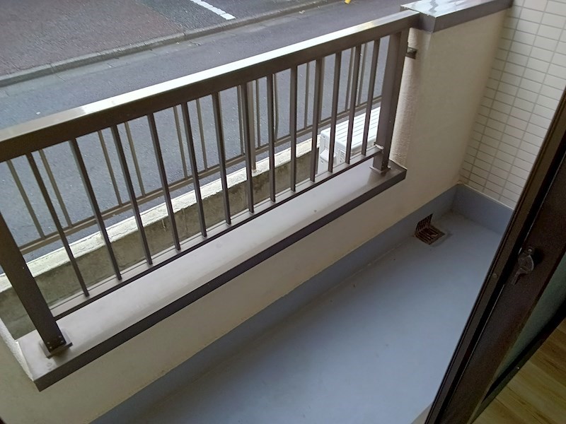 東京アパートメント ベランダ