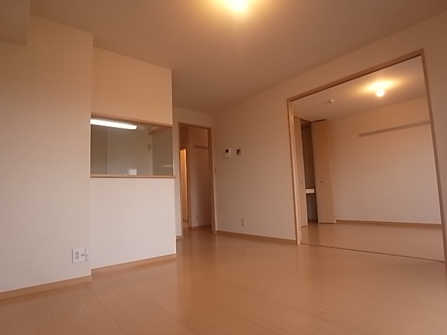 フォースリンロード リビング