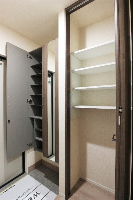 カミーノ　コモド　Camino　Comodo  玄関