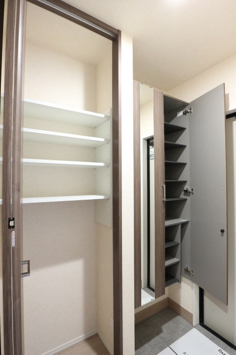 カミーノ　コモド　Camino　Comodo  玄関