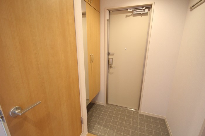 プランドールＢ 玄関