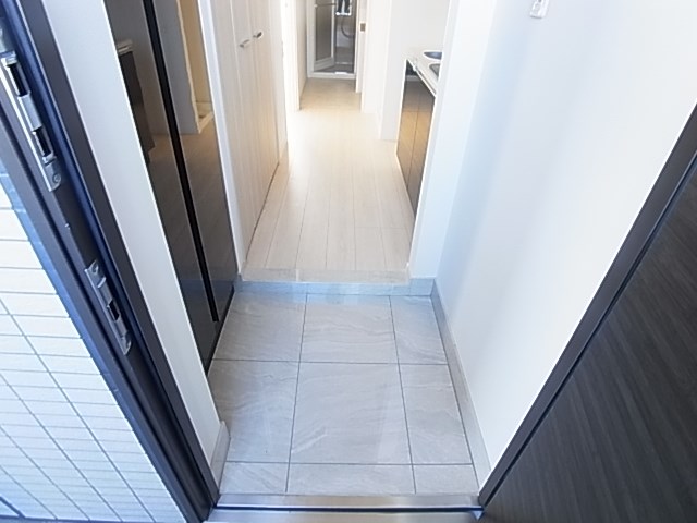 ラフィスタ大師前３ 玄関