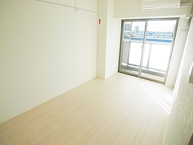 ラフィスタ大師前３ リビング