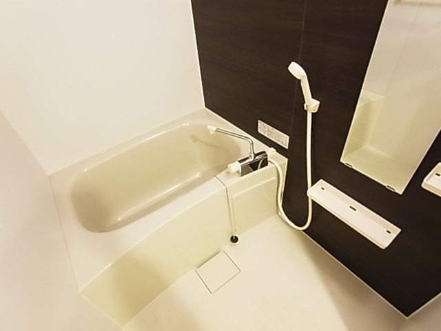 リブリ・ウィステリアガーデン  風呂画像