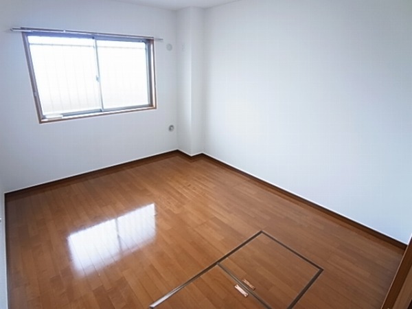 グロワール・エーリ弐番館 ベッドルーム