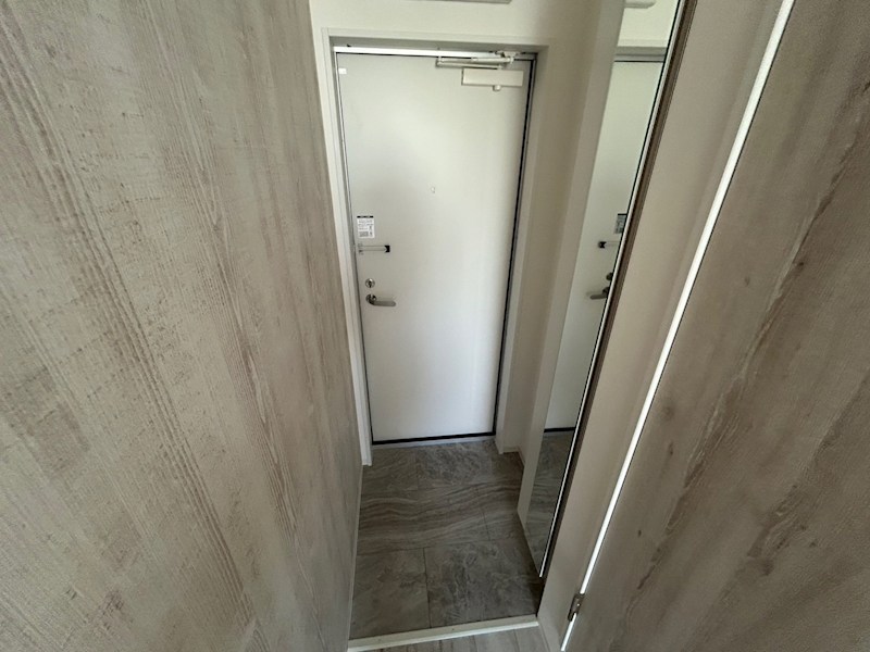 Novel Court 西新井 玄関