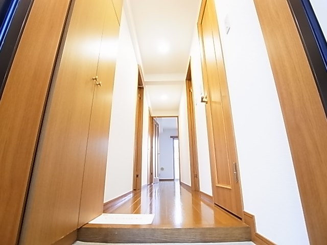 メゾンドボヌール梅島 玄関