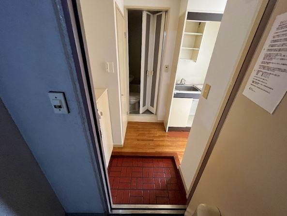 ホワイトシティ 玄関