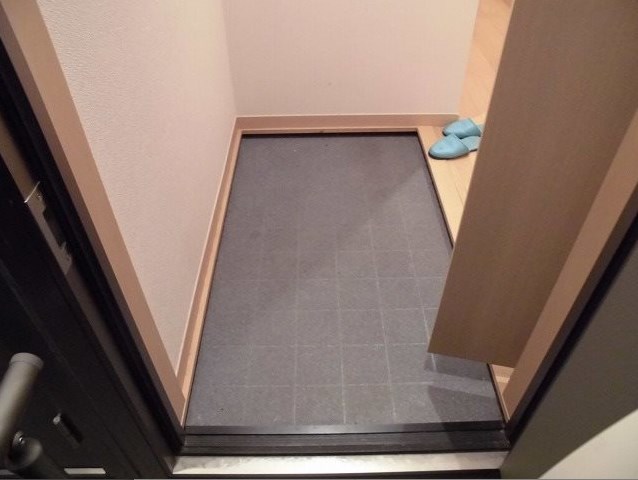 ネオコーポフロラ１ 玄関