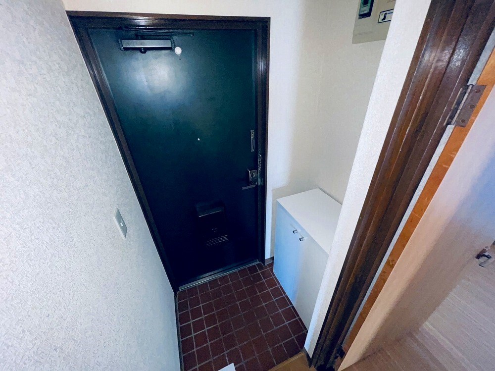 ロイヤルハイツ小宮 玄関