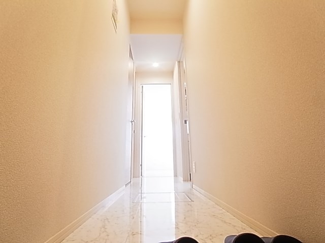 ファミユC 玄関