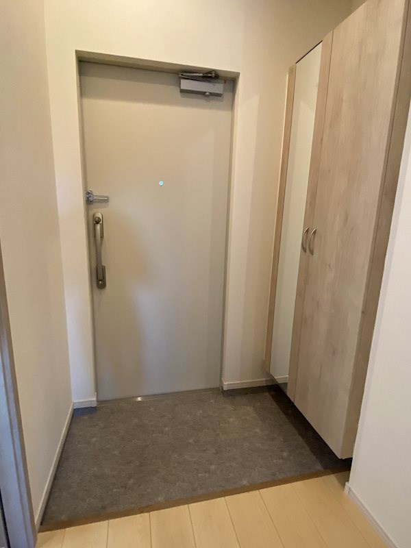 エーフラット入谷 玄関