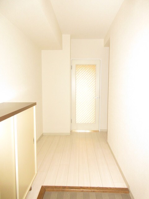 イーストパーク胡録台 玄関