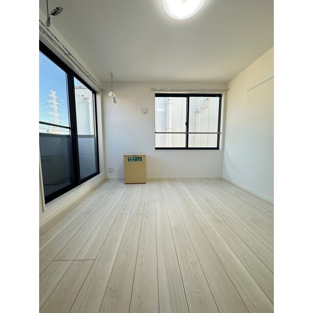 エクセラン西尾久East リビング