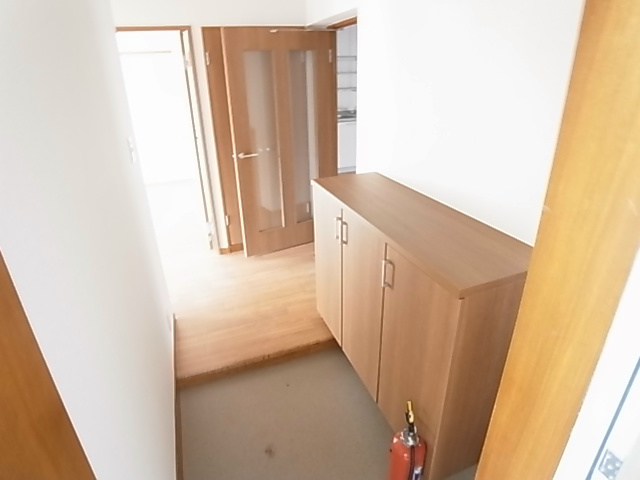 シャルム秋元 玄関