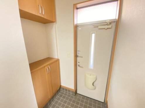 アーバングレース弐番館 玄関