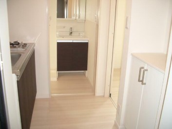 Ｂ・ＲＥＳＩＤＥＮＣＥ青井  玄関