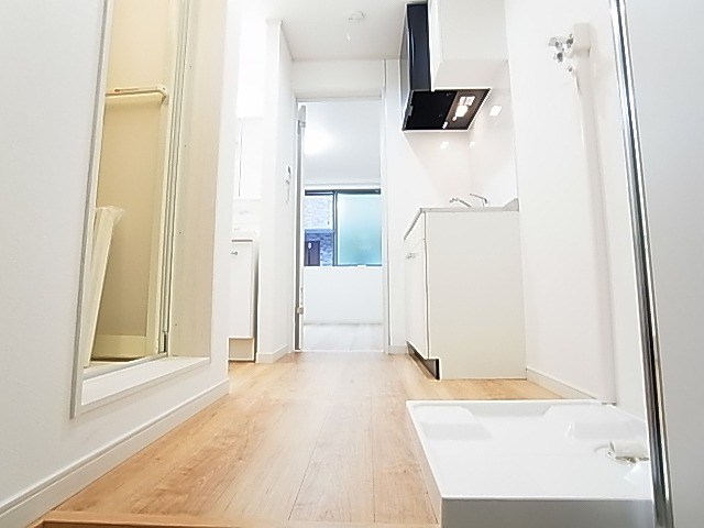 グランドール足立 玄関