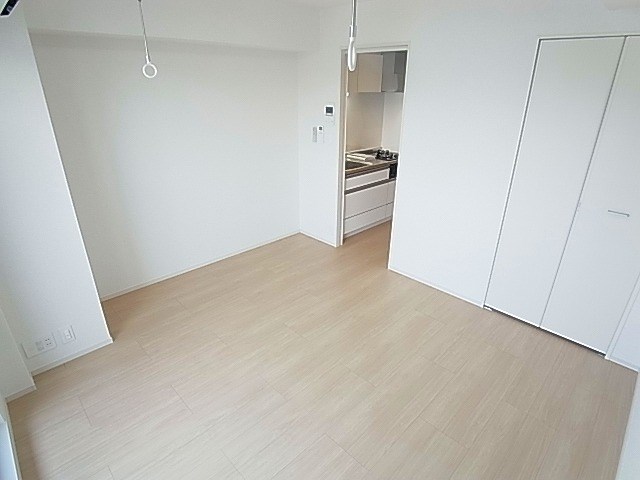 ゴールドリーフ リビング