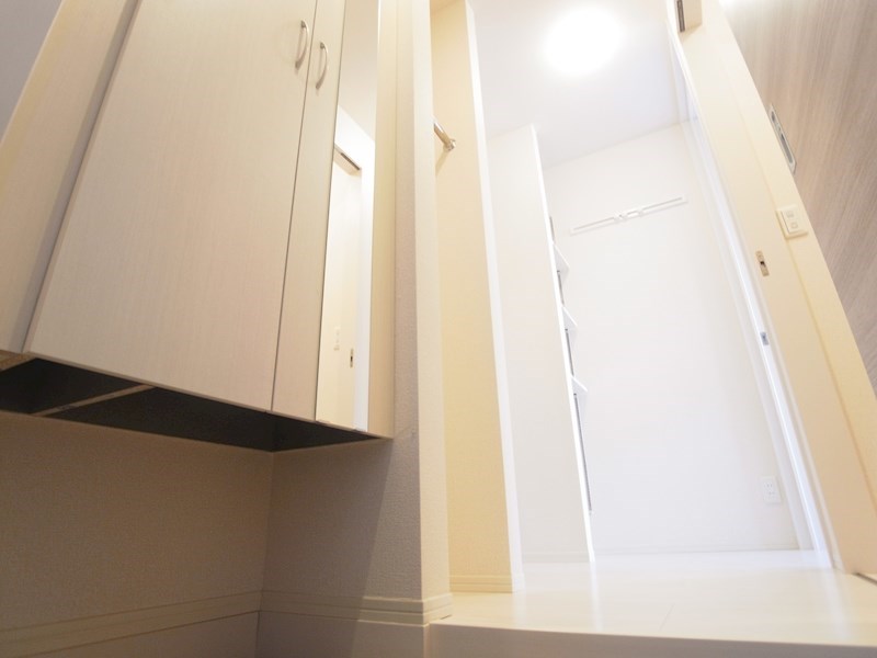 iruminar（イルミナル） 玄関