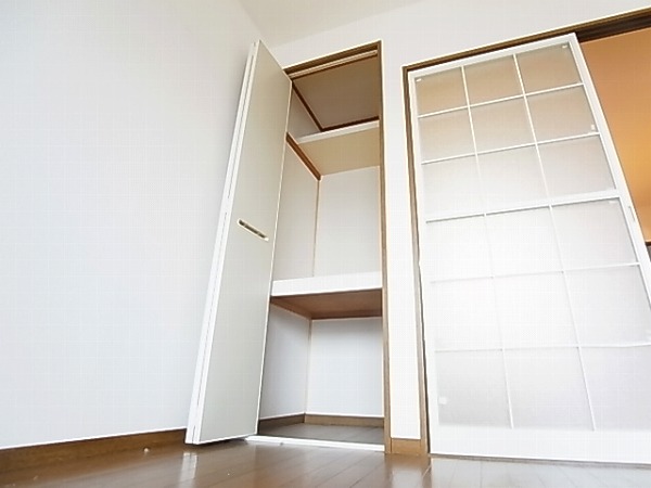 ロイヤルタウン泉C その他3