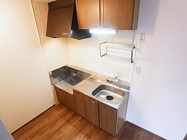 ロイヤルタウン泉C キッチン