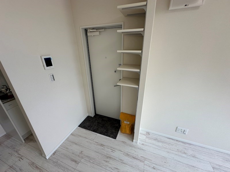 Contrail六町 玄関