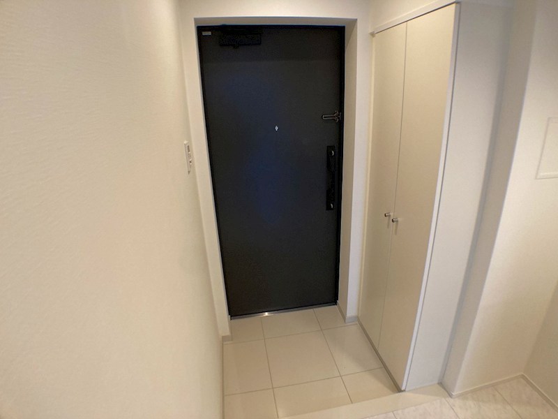 エストゥルース亀有 玄関