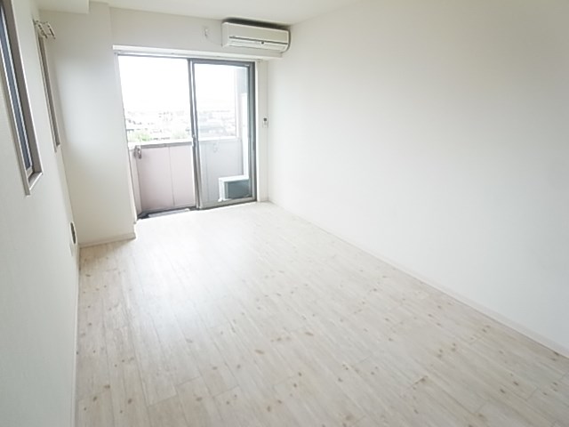 ＰＩＡ　ＨＩＬＬＳ綾瀬 リビング