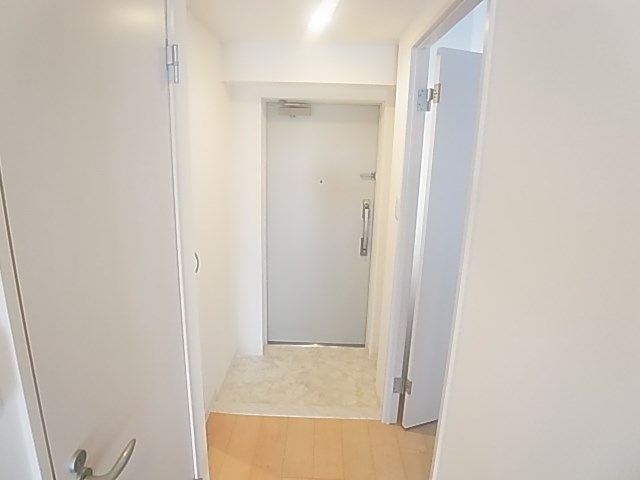 Ｗｈｉｌｅ　椿 玄関