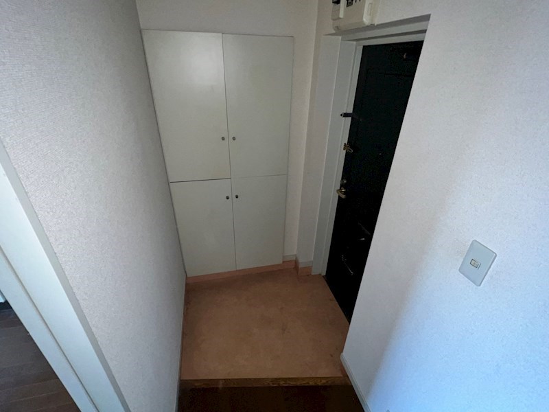 ロイヤルパレス綾瀬 玄関