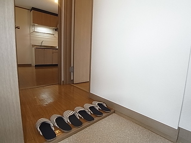 メゾンヤマリⅢ 玄関