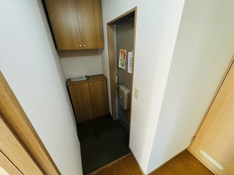 メゾンヤマリⅢ 玄関