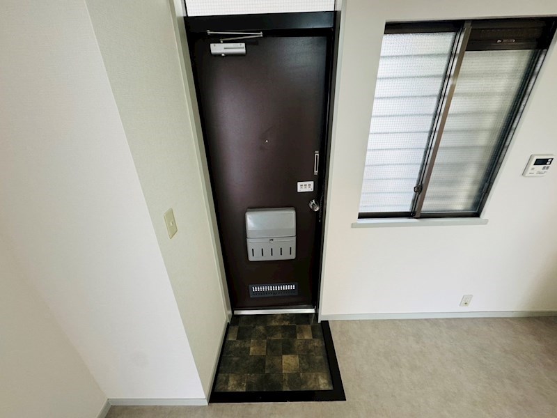 メゾンヤマリ 玄関