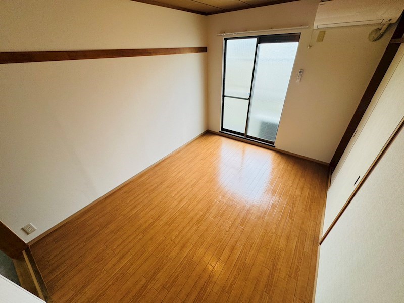 メゾンヤマリ ベッドルーム