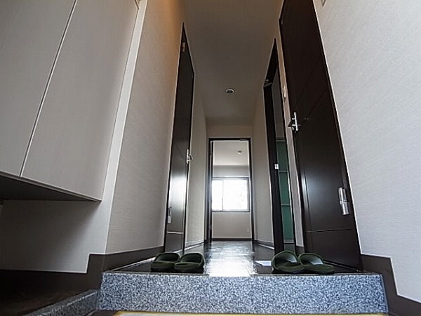 ファーストクライム 玄関