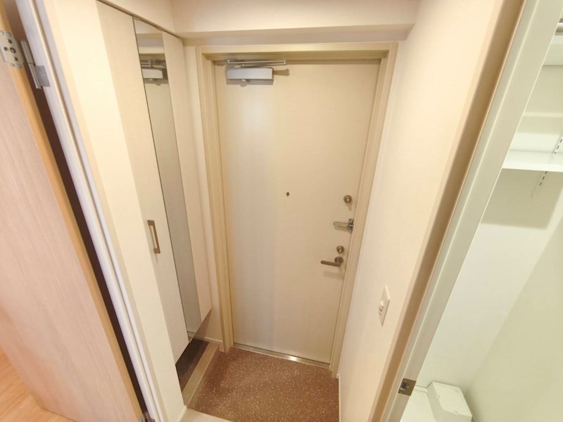 ロイジェント西新井 玄関