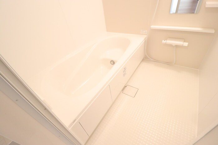 レンヌ  風呂画像